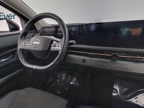 Used 2024 Nissan Ariya AWD image 25