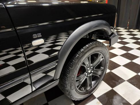 Used 2004 Land Rover Discovery SE image 57