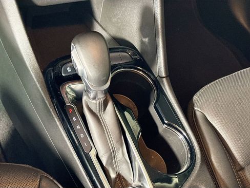 Used 2024 Buick Encore GX Sport Touring image 17