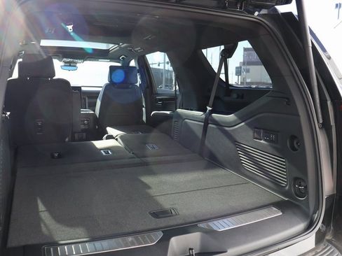 New 2026 GMC Yukon XL AT4 w/ AT4 Premium Plus Package AWD/4WD image 19
