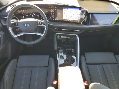 New 2025 Audi Q5 Prestige image 11