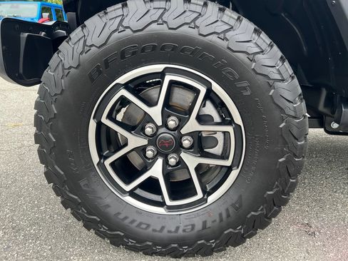 Used 2026 Jeep Wrangler Unlimited Rubicon AWD/4WD image 8