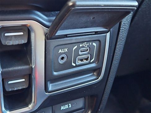 Used 2021 Jeep Wrangler Unlimited Sport image 16