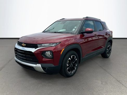Used 2022 Chevrolet TrailBlazer LT w/ Confidence II Package FWD image 3