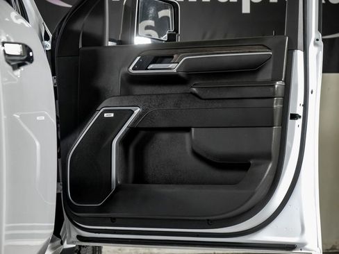 Used 2025 Chevrolet Silverado 2500 LTZ w/ LTZ Premium Package AWD/4WD image 38