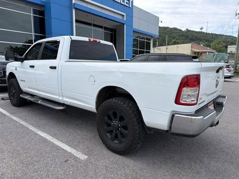 Used 2024 RAM 3500 Big Horn AWD/4WD image 3