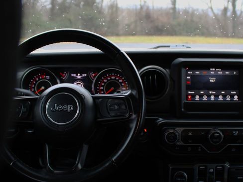 Used 2022 Jeep Wrangler Unlimited Sport image 22