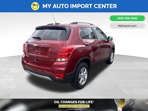 Used 2020 Chevrolet Trax LT w/ LT Convenience Package AWD/4WD image 5