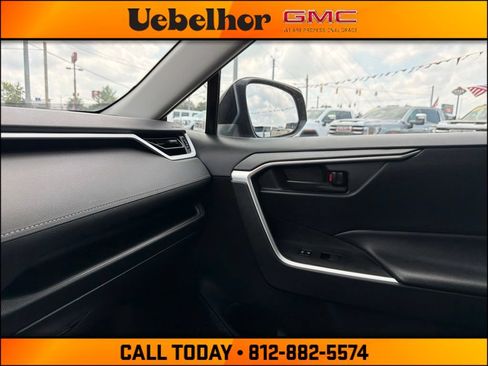 Used 2022 Toyota RAV4 LE AWD/4WD image 29