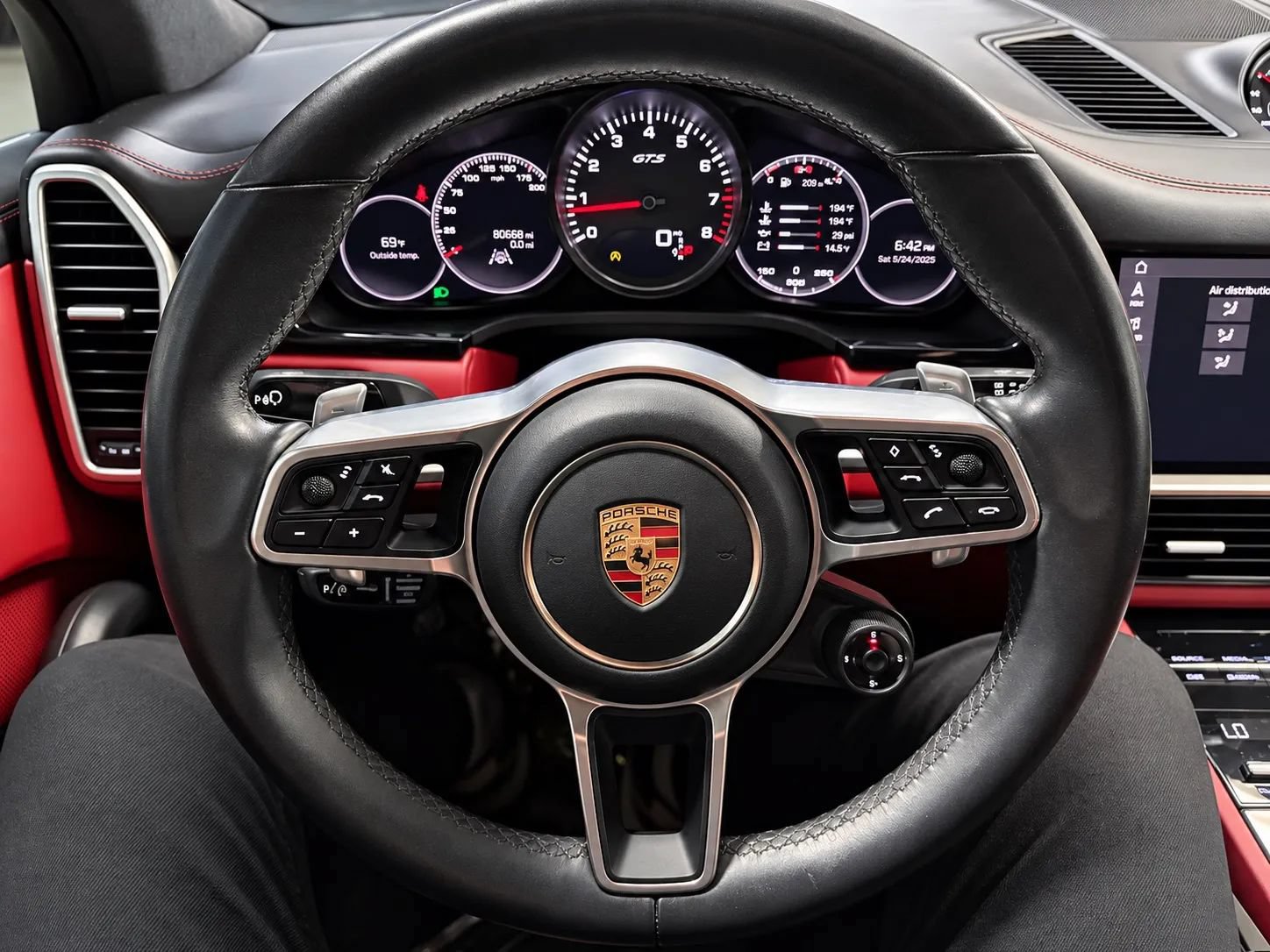 Used 2021 Porsche Cayenne GTS AWD/4WD image 31