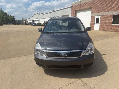 Used 2012 Kia Sedona LX FWD image 2