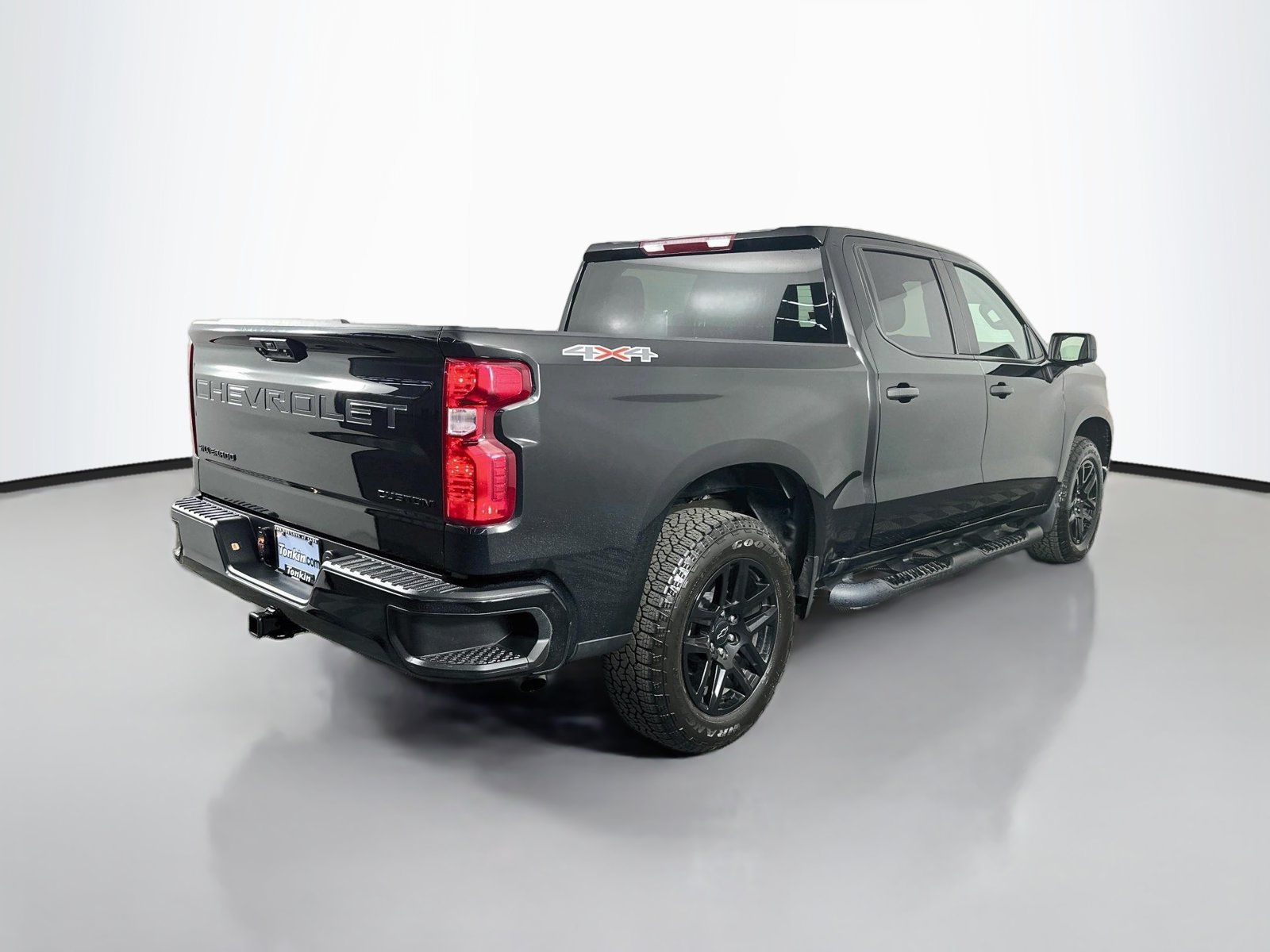 Used 2024 Chevrolet Silverado 1500 Custom w/ Turbomax Blackout Package AWD/4WD image 8