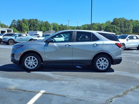 Used 2024 Chevrolet Equinox LT FWD image 17