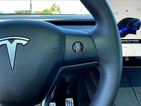 Used 2022 Tesla Model Y Performance image 11