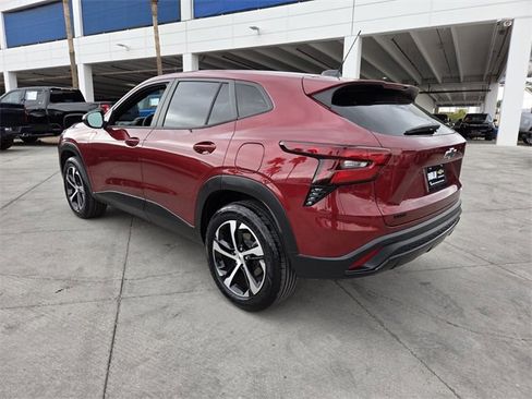 Certified 2024 Chevrolet Trax RS w/ Driver Confidence Package image 4