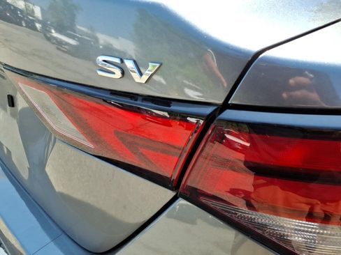 Used 2021 Nissan Sentra SV w/ Trunk Package FWD image 2