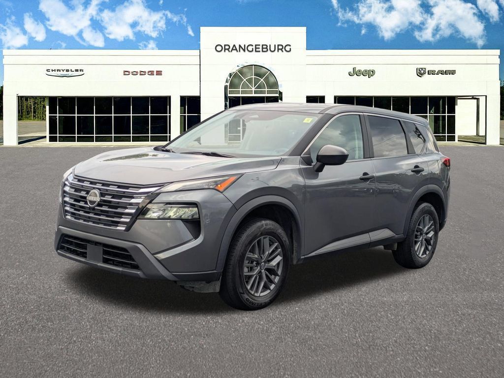 Used 2024 Nissan Rogue S FWD image 3