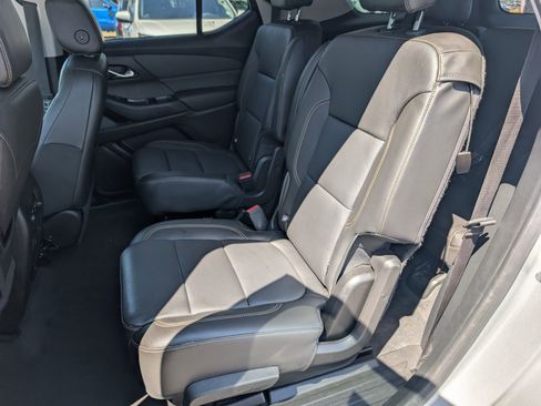 Used 2020 Chevrolet Traverse RS image 12