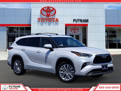 Used 2023 Toyota Highlander Platinum AWD/4WD image 1