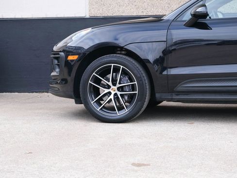Used 2022 Porsche Macan w/ Premium Package Plus AWD/4WD image 9