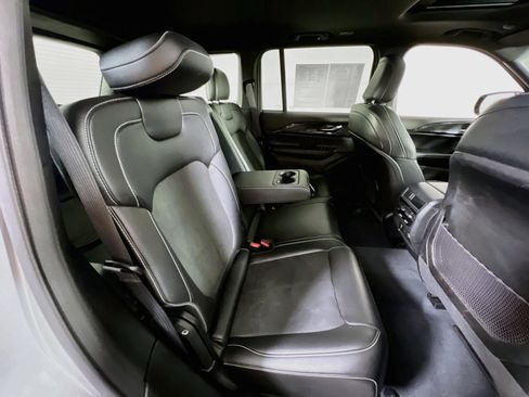 Used 2023 Jeep Grand Cherokee Altitude AWD/4WD image 26