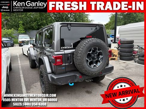 Used 2022 Jeep Wrangler Unlimited Rubicon 4xe w/ Cold Weather Group AWD/4WD image 8