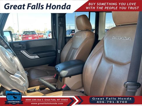 Used 2017 Jeep Wrangler Unlimited Sahara w/ Dual Top Group image 19