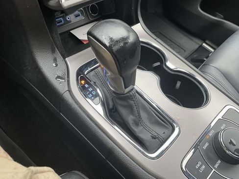 Used 2021 Jeep Grand Cherokee Limited AWD/4WD image 36