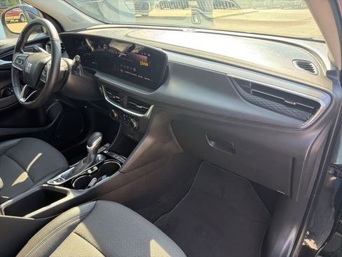 Used 2025 Buick Encore GX Preferred FWD image 22
