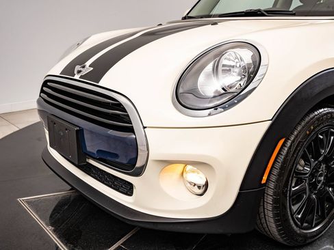 Used 2018 MINI Cooper 2-Door Hardtop FWD image 3