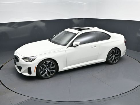 Certified 2024 BMW 230i Coupe w/ Premium Package RWD image 29