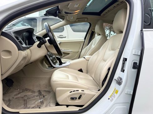 Used 2015 Volvo S60 T5 Premier image 10