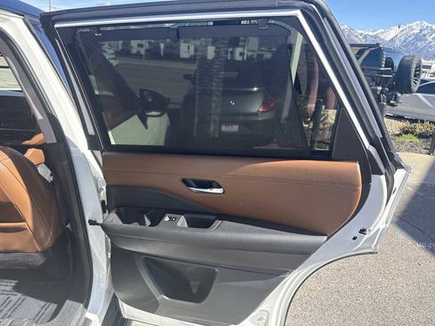 Used 2022 Nissan Pathfinder Platinum w/ Lighting Package (N93) image 22