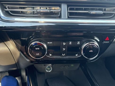 Used 2025 Chevrolet Trax RS image 34