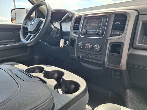 Used 2017 RAM 2500 Tradesman w/ Chrome Appearance Group RWD image 26