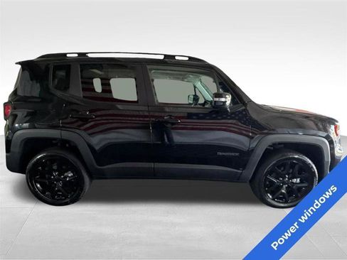 Used 2023 Jeep Renegade Altitude w/ Sun/Sound Group AWD/4WD image 4