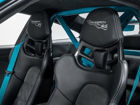 Used 2018 Porsche 911 GT2 RS w/ Weissach Package RWD image 19