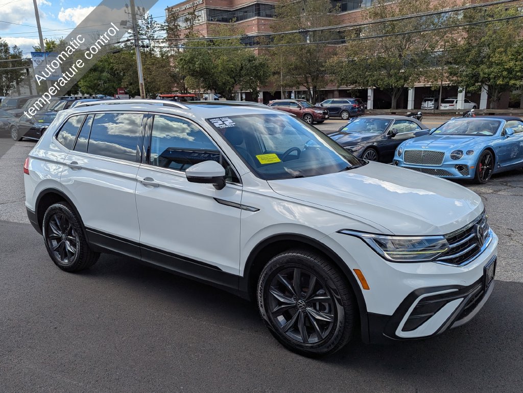 Used 2022 Volkswagen Tiguan SE w/ Panoramic Sunroof Package AWD/4WD image 6