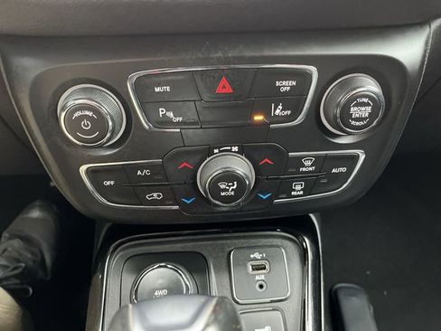 Used 2021 Jeep Compass Limited AWD/4WD image 17