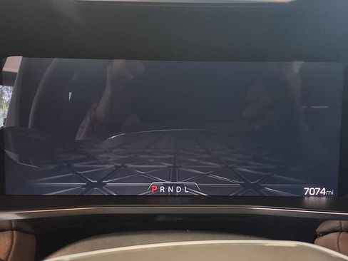 Certified 2025 GMC Canyon Denali AWD/4WD image 12