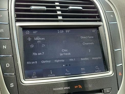 Used 2019 Lincoln Nautilus Standard image 21