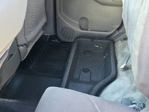 Used 2016 Nissan Frontier SV w/ SV Value Truck Package AWD/4WD image 11