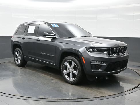 Used 2022 Jeep Grand Cherokee Limited image 8