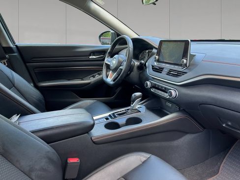 Used 2021 Nissan Altima 2.5 SR AWD/4WD image 16