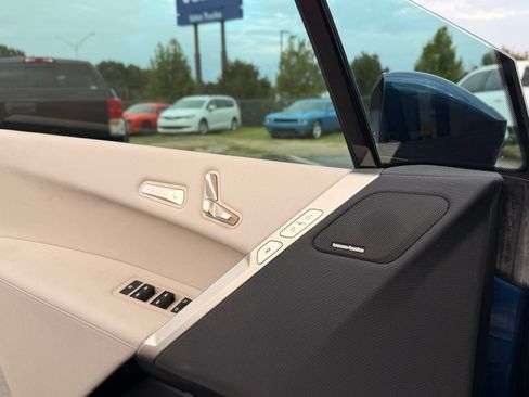 Used 2024 BMW iX xDrive50 w/ Premium Package AWD/4WD image 19