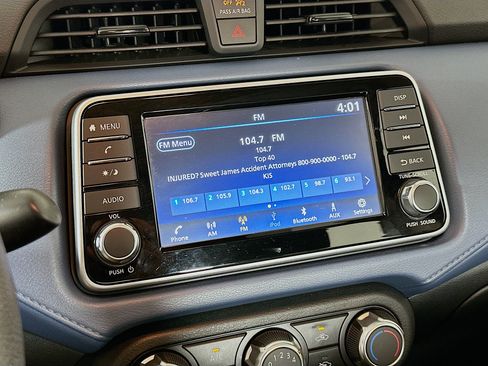 Used 2025 Nissan Versa SV FWD image 19