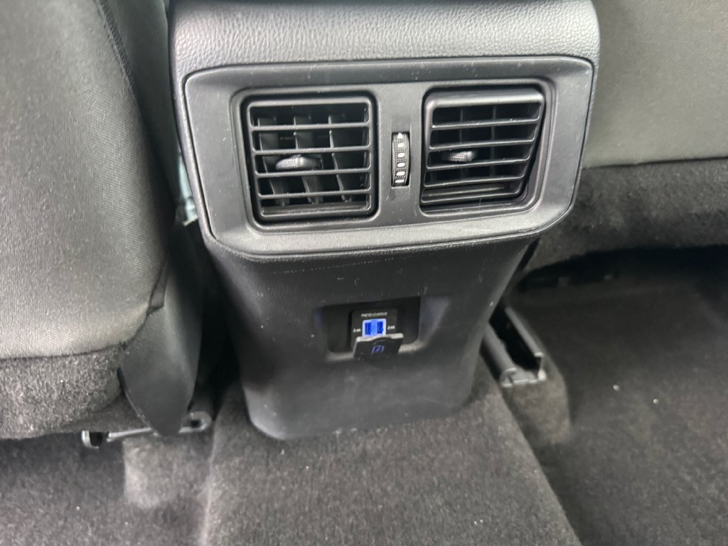 Used 2024 Toyota RAV4 LE AWD/4WD image 19