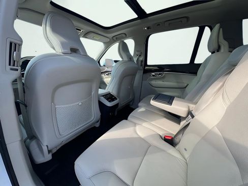 Used 2019 Volvo XC90 T5 Momentum w/ Protection Package Premier image 18