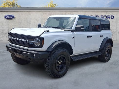Used 2025 Ford Bronco Outer Banks w/ Sasquatch Package AWD/4WD image 3