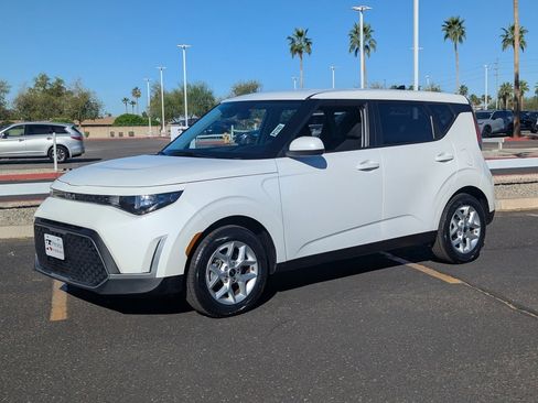 Used 2024 Kia Soul LX w/ Option Group 015 image 2